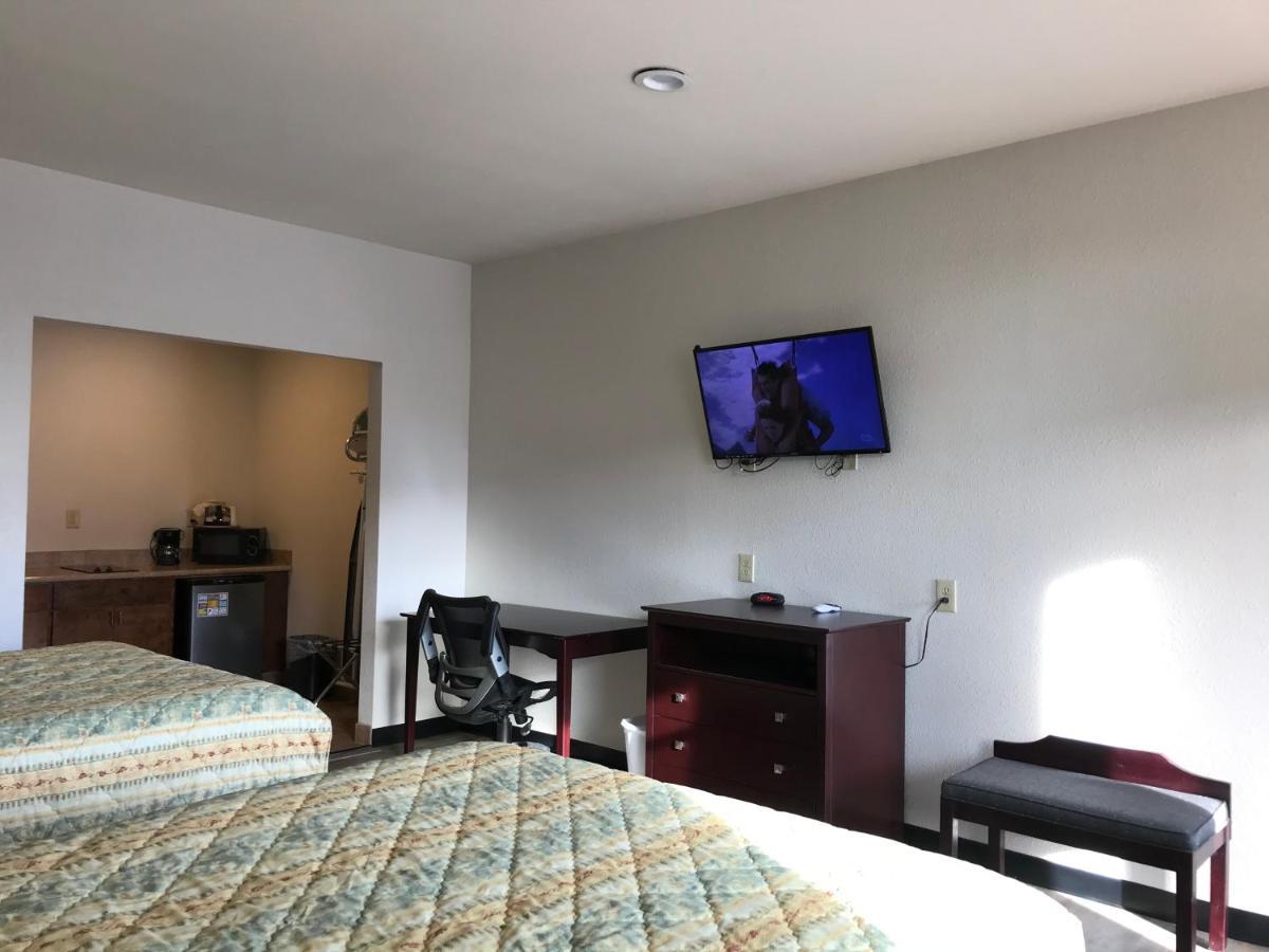 Big Lake Inn And Suites Exterior foto